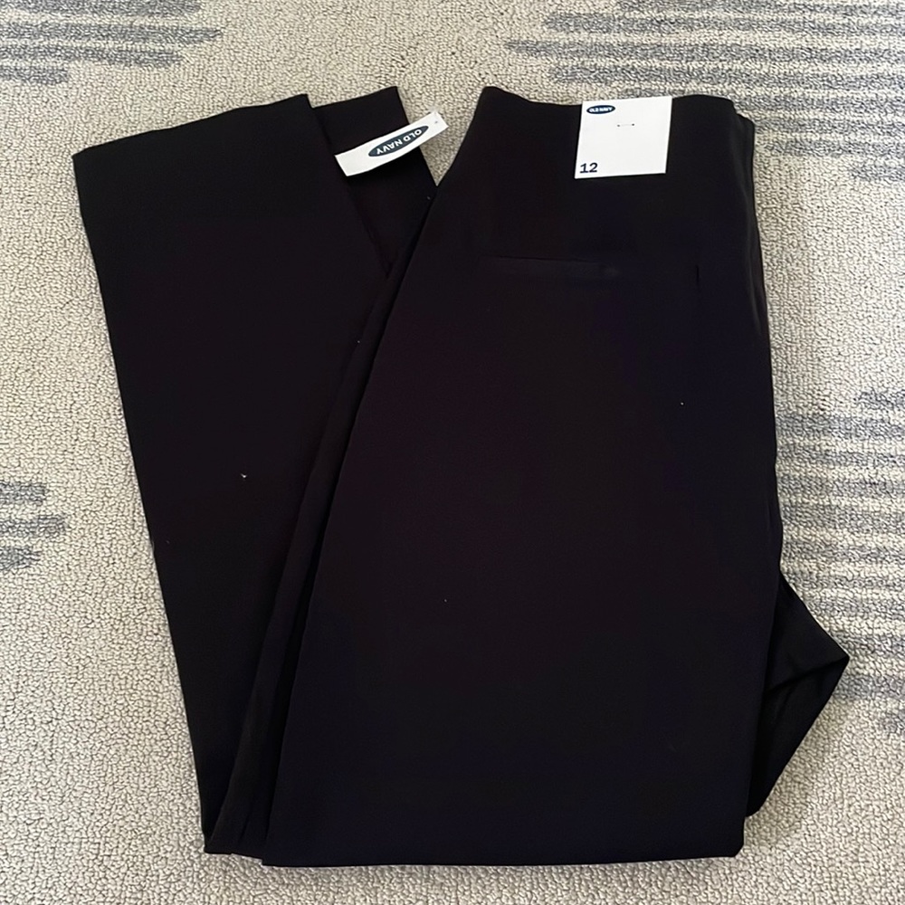 OLD NAVY BLACK ANKLE PIXIE PANTS